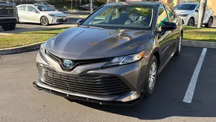 2019 TOYOTA Camry LE Hybrid