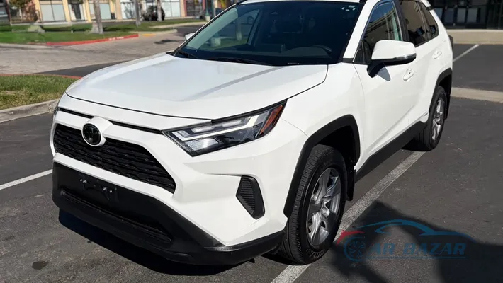 2025 TOYOTA RAV4 XLE