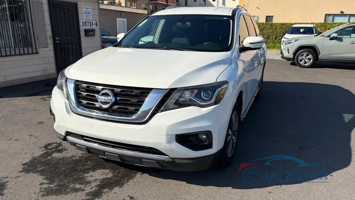 2017 NISSAN Pathfinder