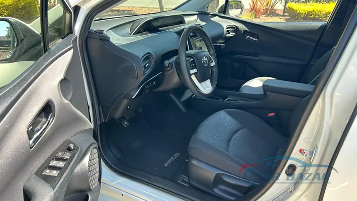 2017 TOYOTA Prius One/Two