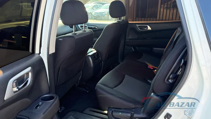 2017 NISSAN Pathfinder