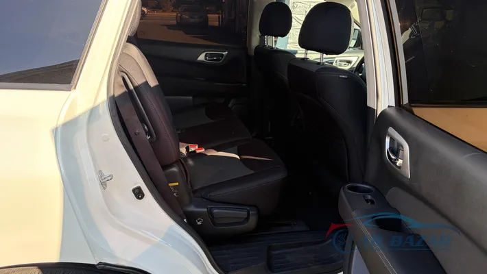 2017 NISSAN Pathfinder