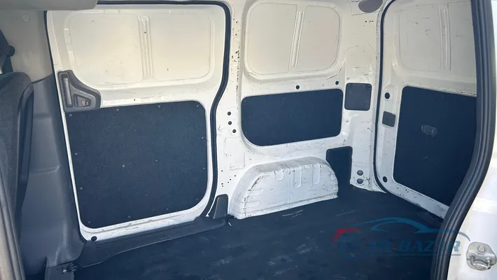 2019 NISSAN NV200