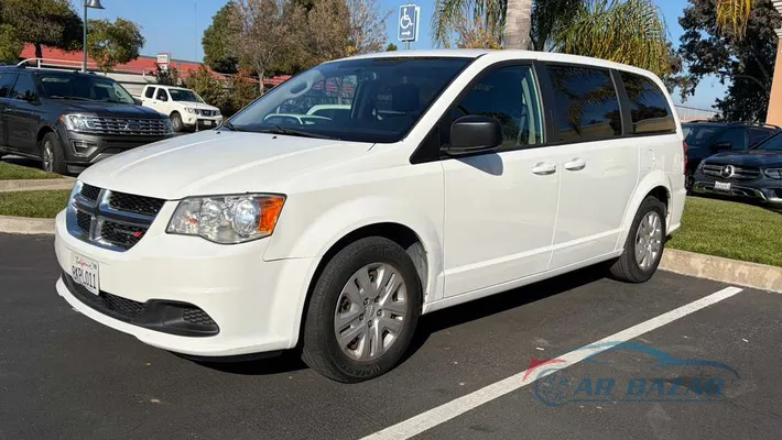 2018 DODGE Grand Caravan SE