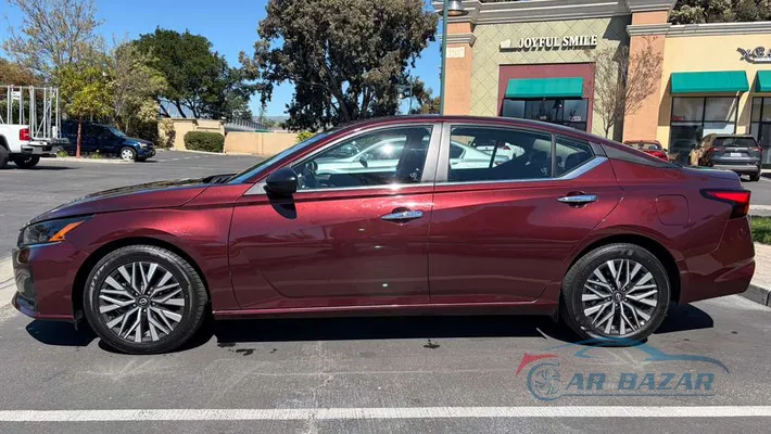 2025 NISSAN Altima SV