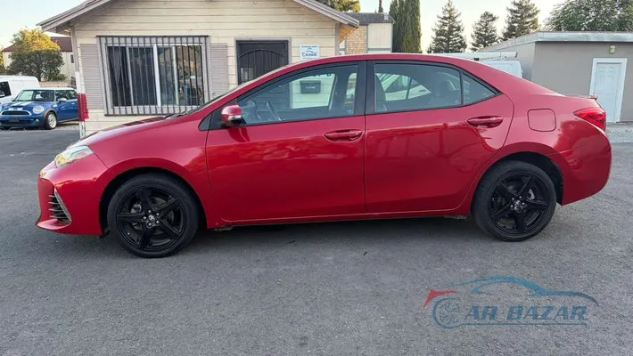 2017 TOYOTA Corolla SE