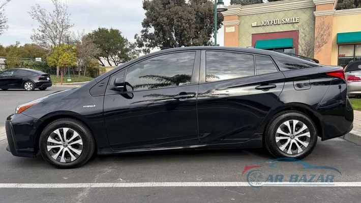 2021 TOYOTA Prius