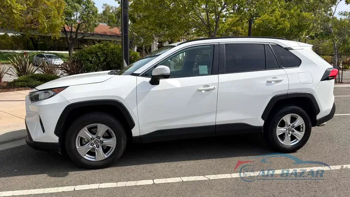 2021 TOYOTA RAV4 XLE