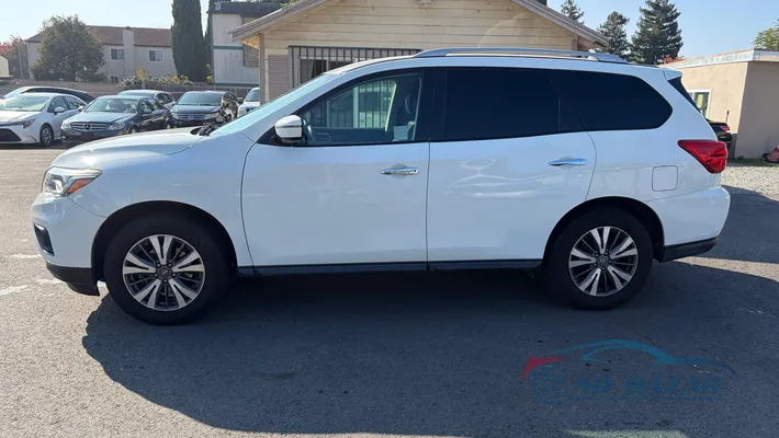 2017 NISSAN Pathfinder
