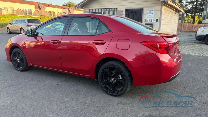 2017 TOYOTA Corolla SE