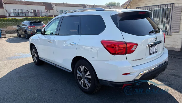 2017 NISSAN Pathfinder