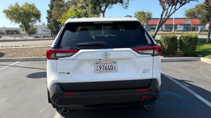 2025 TOYOTA RAV4 XLE