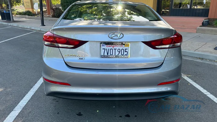2017 HYUNDAI Elantra SE Base