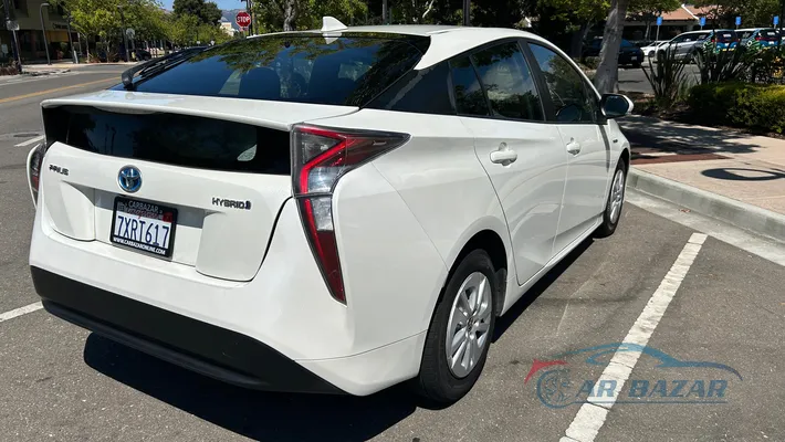 2017 TOYOTA Prius One/Two