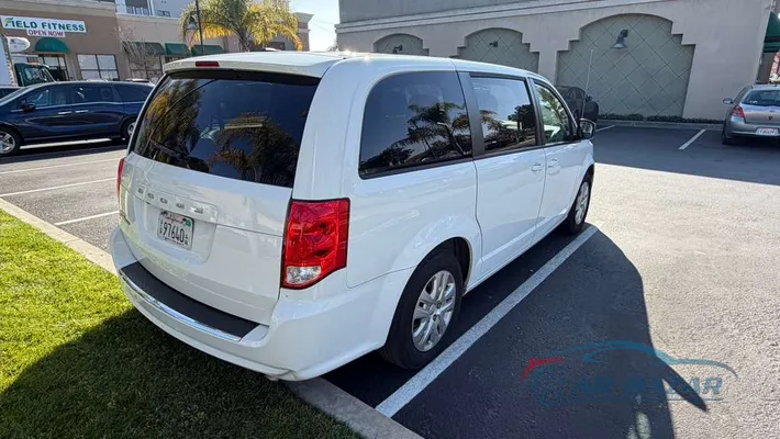 2018 DODGE Grand Caravan SE