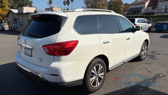 2017 NISSAN Pathfinder