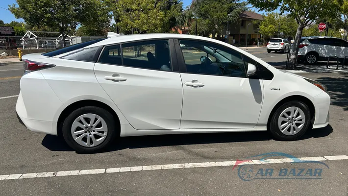 2017 TOYOTA Prius One/Two