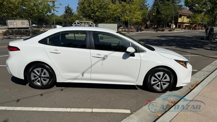 2022 TOYOTA Corolla LE Hybrid
