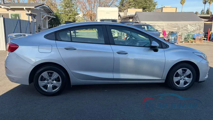 2017 CHEVROLET Cruze LS