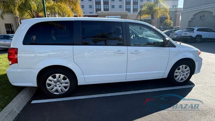 2018 DODGE Grand Caravan SE