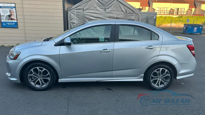 2017 CHEVROLET Sonic LT