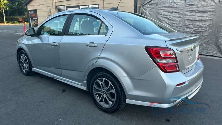 2017 CHEVROLET Sonic LT