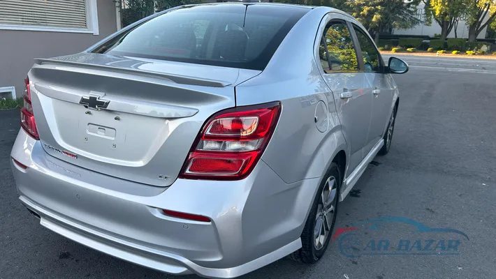 2017 CHEVROLET Sonic LT
