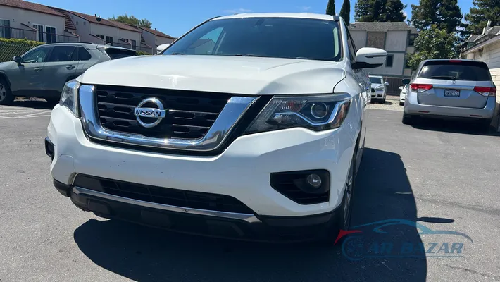 2017 NISSAN Pathfinder