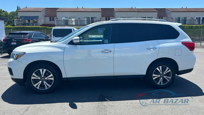 2017 NISSAN Pathfinder
