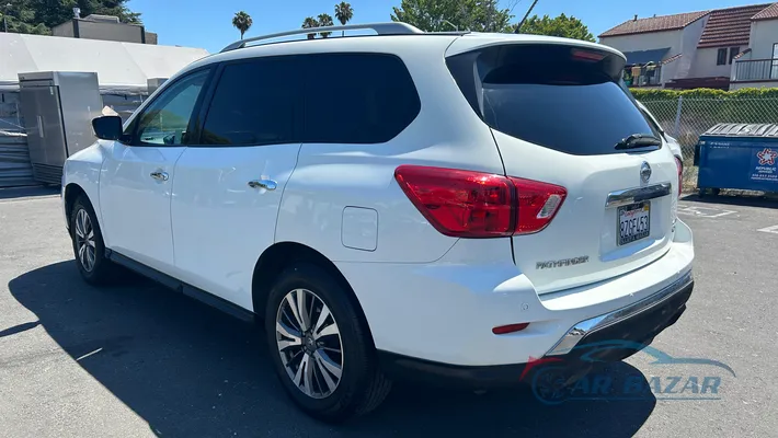 2017 NISSAN Pathfinder