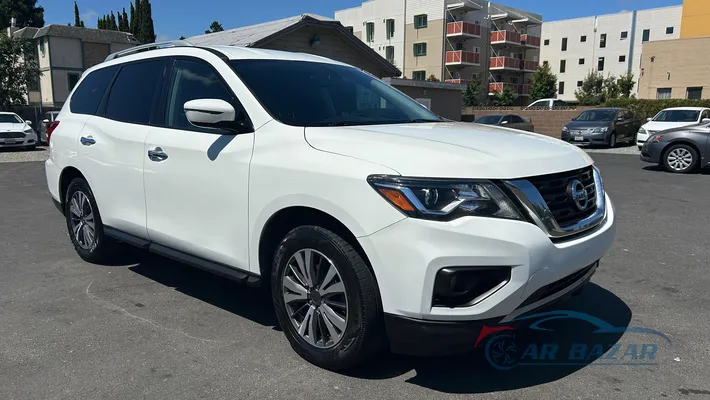 2017 NISSAN Pathfinder