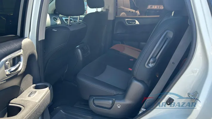 2017 NISSAN Pathfinder