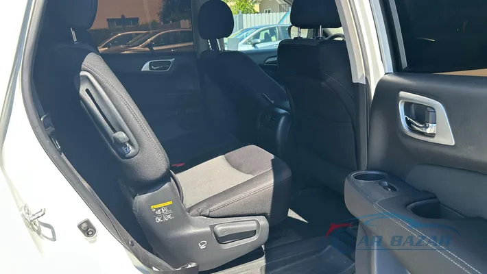 2017 NISSAN Pathfinder