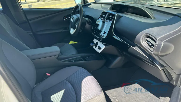 2017 TOYOTA Prius One/Two