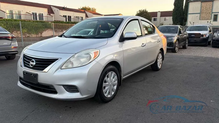 2012 NISSAN Versa