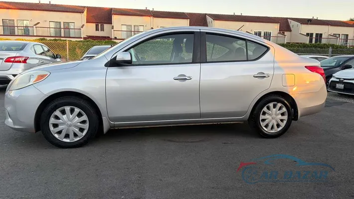 2012 NISSAN Versa