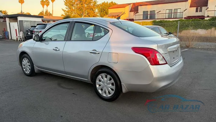 2012 NISSAN Versa