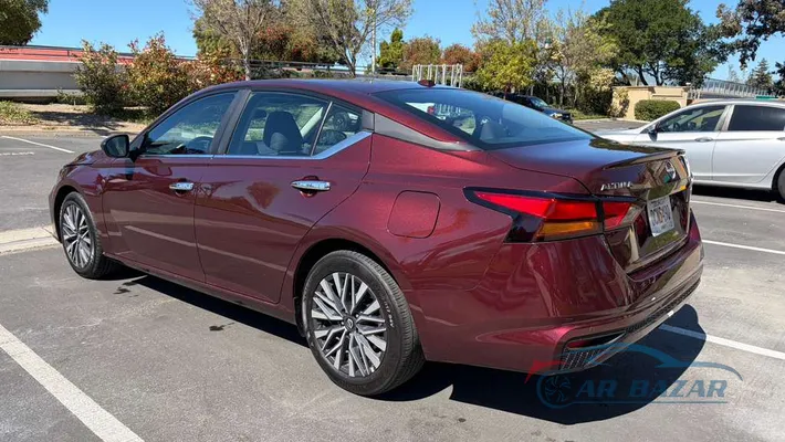 2025 NISSAN Altima SV