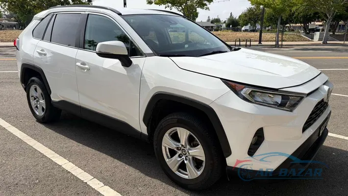 2021 TOYOTA RAV4 XLE