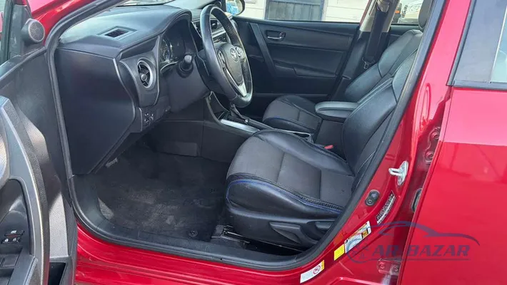 2017 TOYOTA Corolla SE