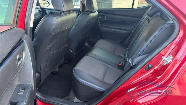 2017 TOYOTA Corolla SE