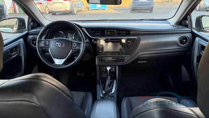 2017 TOYOTA Corolla SE