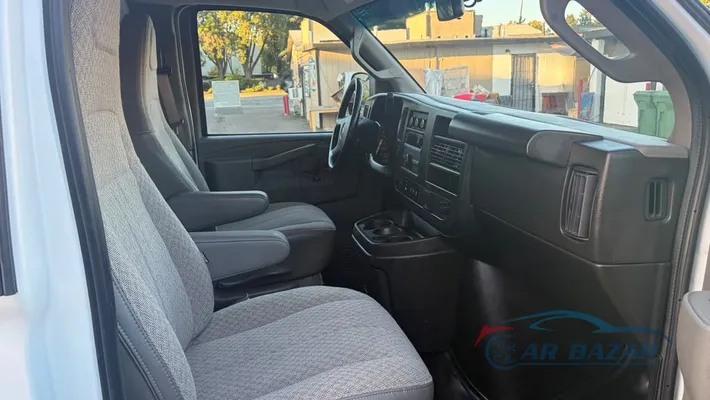2023 CHEVROLET Express 2500  V6