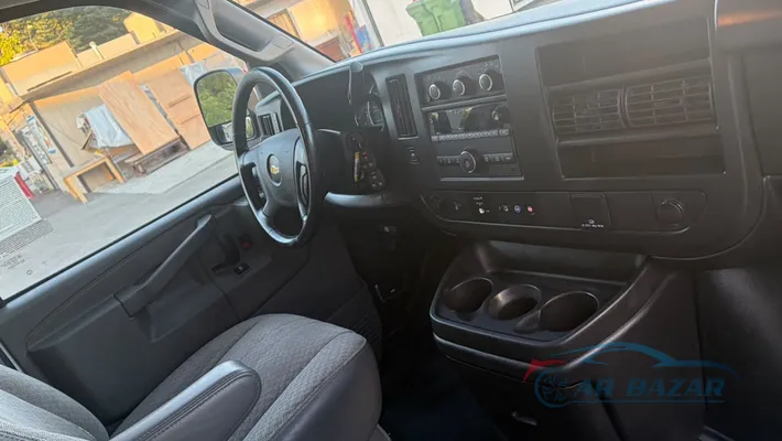 2023 CHEVROLET Express 2500  V6