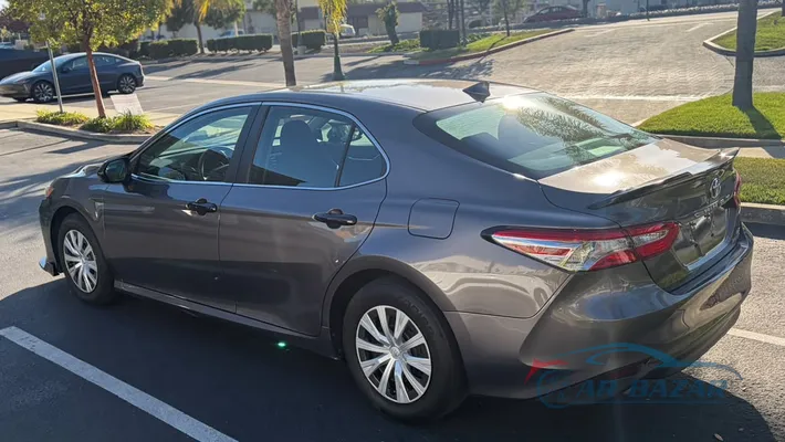 2019 TOYOTA Camry LE Hybrid