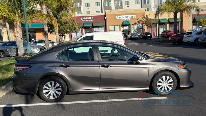 2019 TOYOTA Camry LE Hybrid