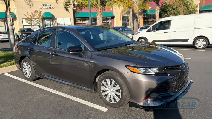 2019 TOYOTA Camry LE Hybrid