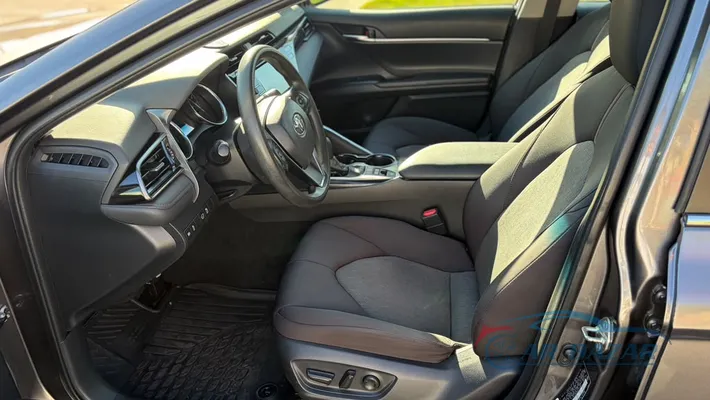 2019 TOYOTA Camry LE Hybrid