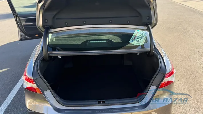 2019 TOYOTA Camry LE Hybrid